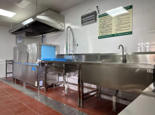 Lavavajillas de Cesta Transportadora con Secado HT-L20 – Capacidad 220 racks/hora – Doble Enjuague –