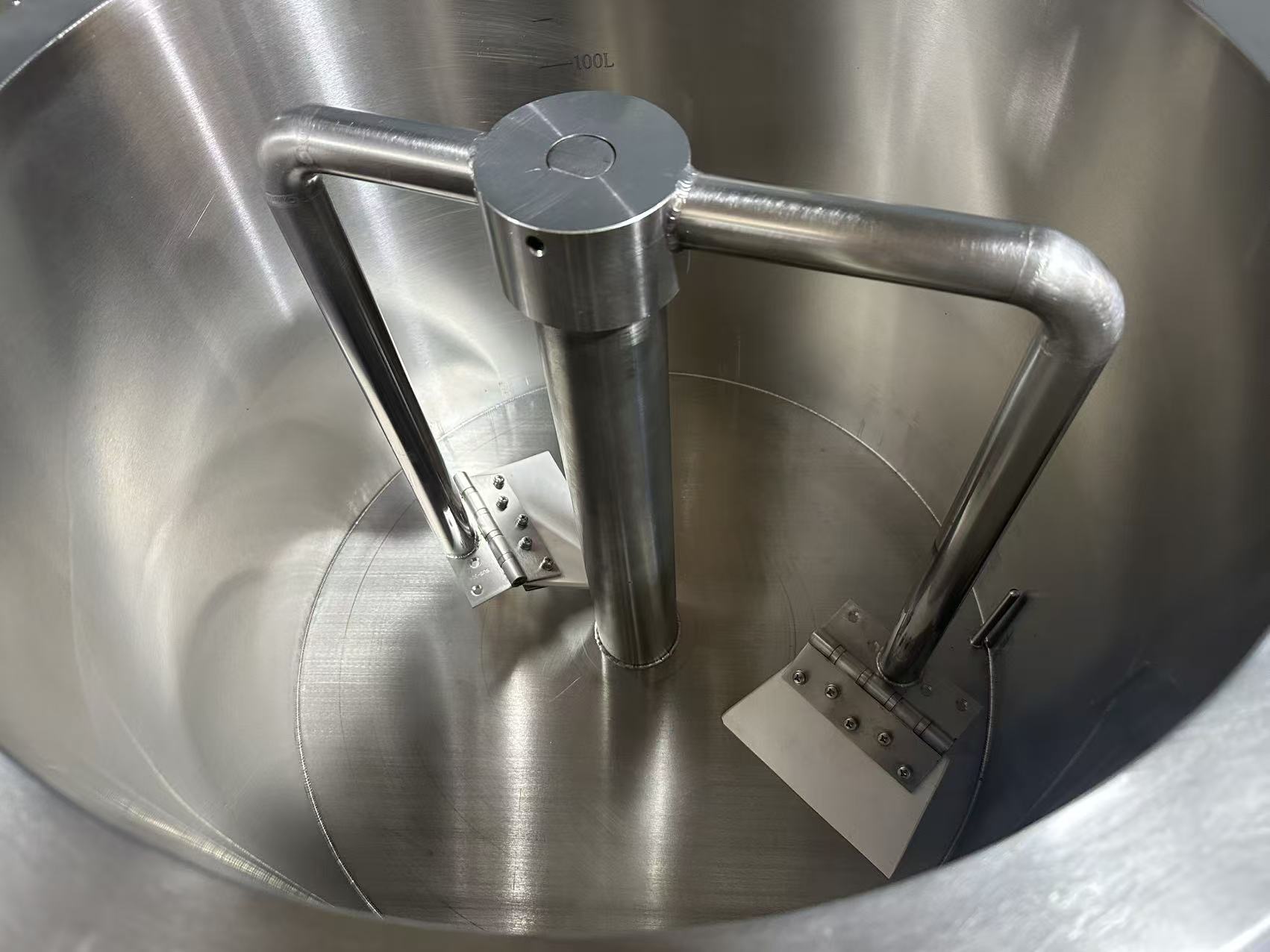 Marmita Industrial con Agitador CZC-13F-100F – 100L – Pantalla Táctil – Inducción
