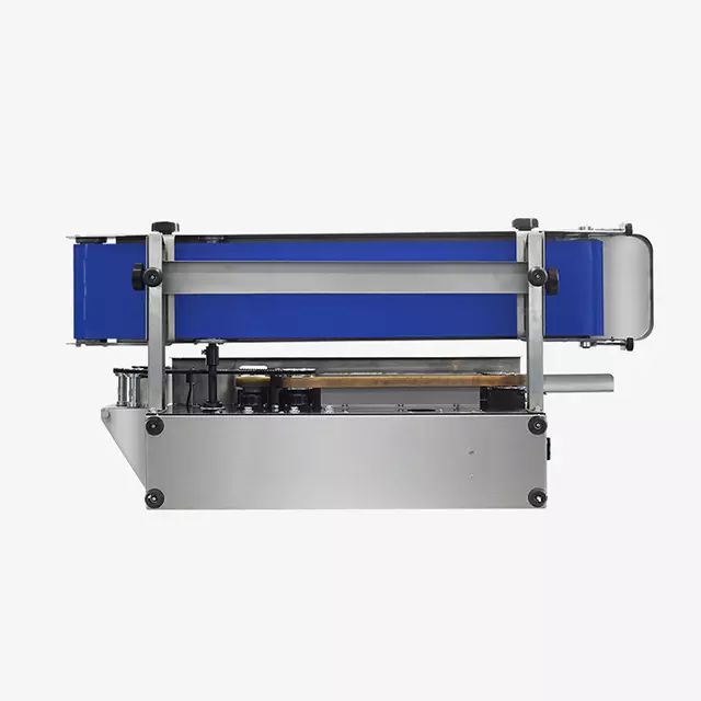 Selladora de Banda Continua Industrial 16 m/min con Impresora Ink-jet para Packaging | FRP-810I