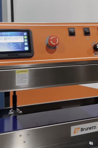 Selladora Vertical de Bolsas Continua Brunetti SEC810V Pantalla Táctil Impresor Inkjet