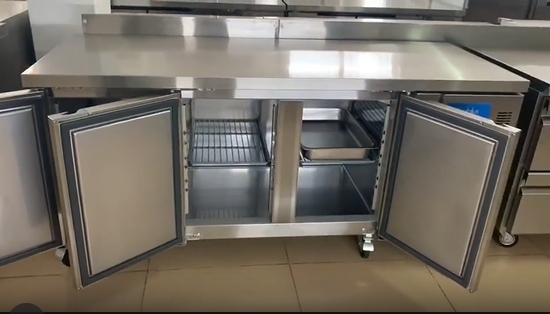 Mesa Fría Congelador Comercial GN 1/1 de 4 Puertas | Mostrador de Frío Negativo 2250mm TD23L4