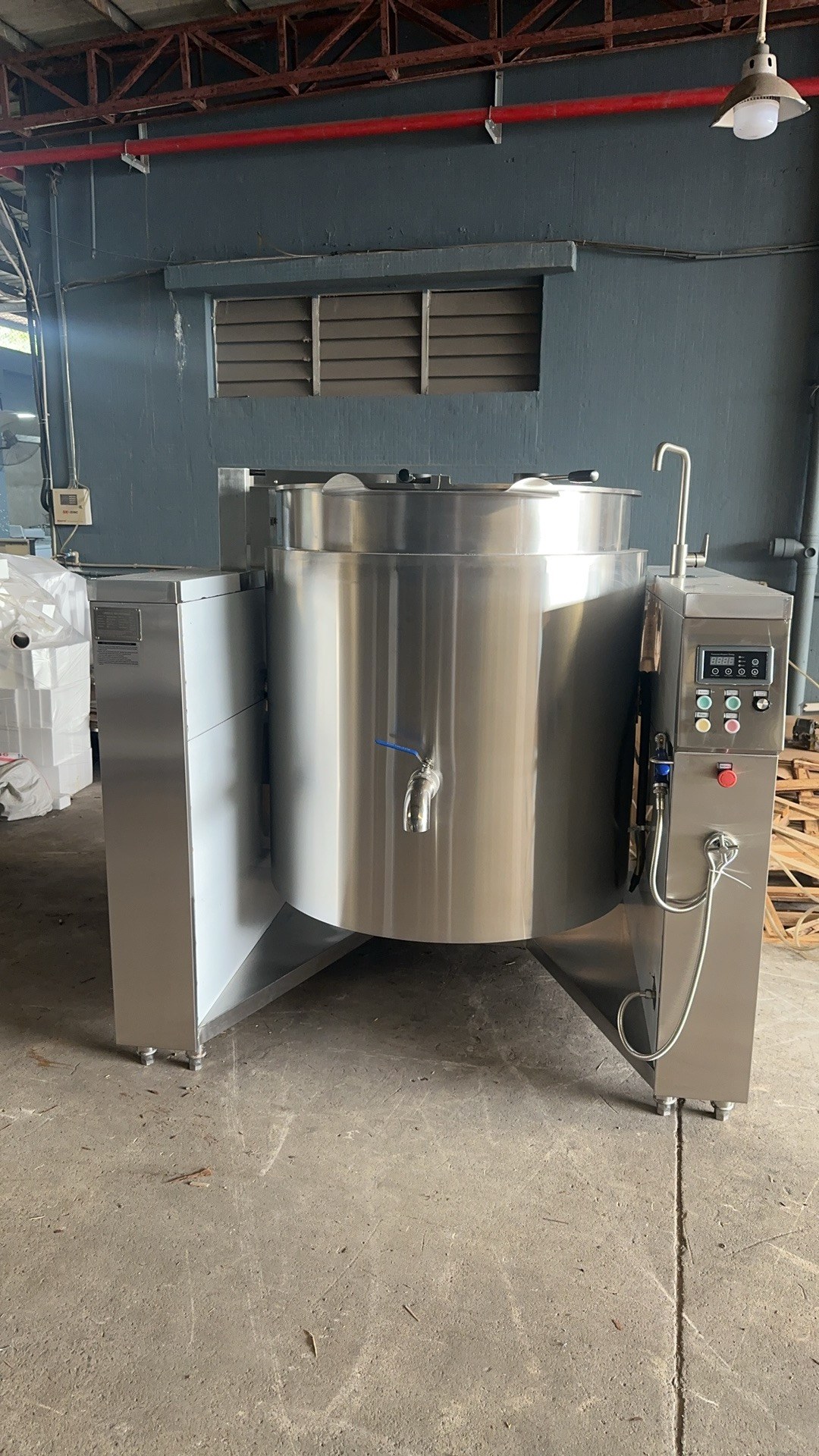 Marmita Industrial con Agitador CZC-13F-500F – 500L – Pantalla Táctil – Inducción
