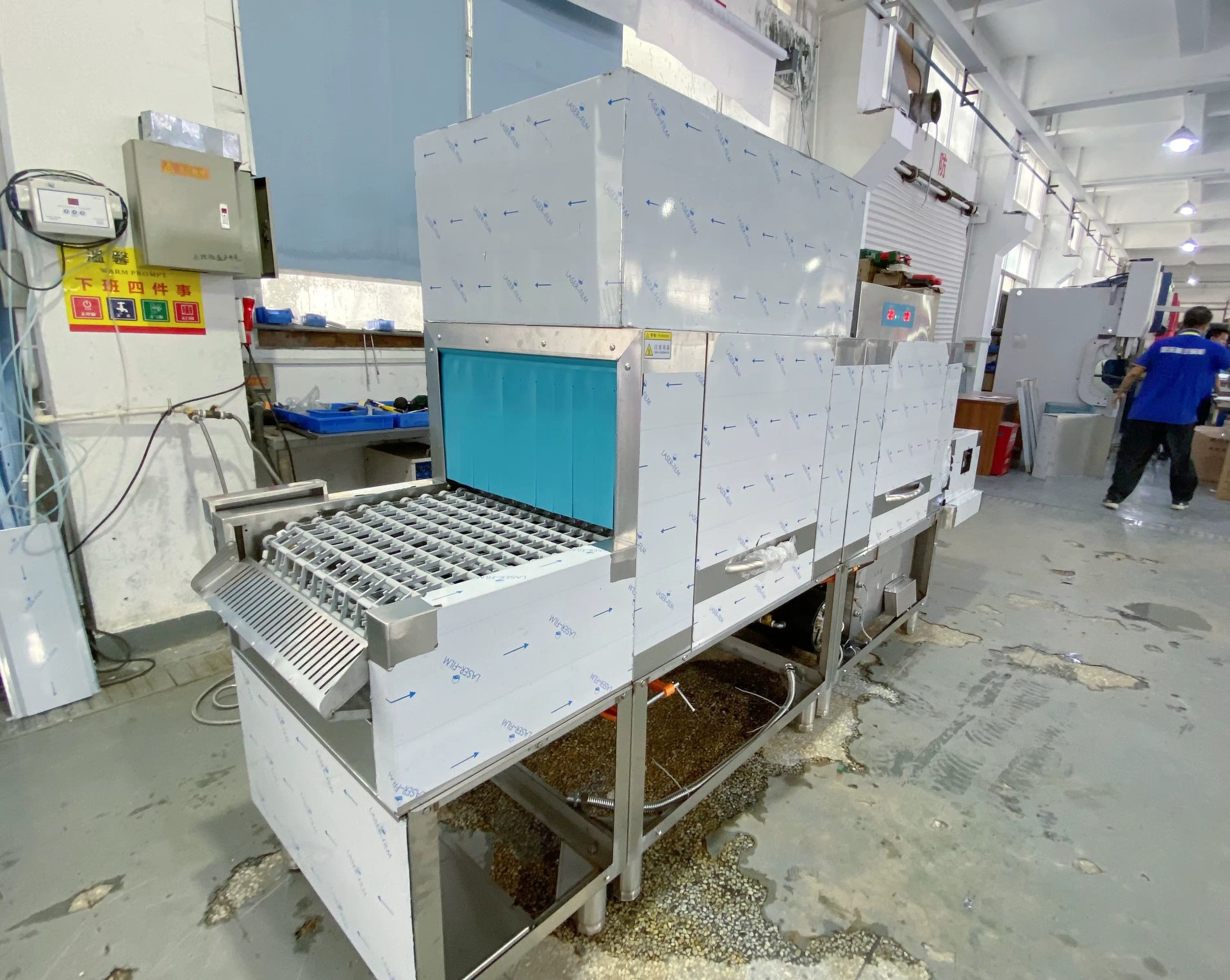 Lavavajillas de Arrastre Plano Industrial DXEP180J – 800 platos/h