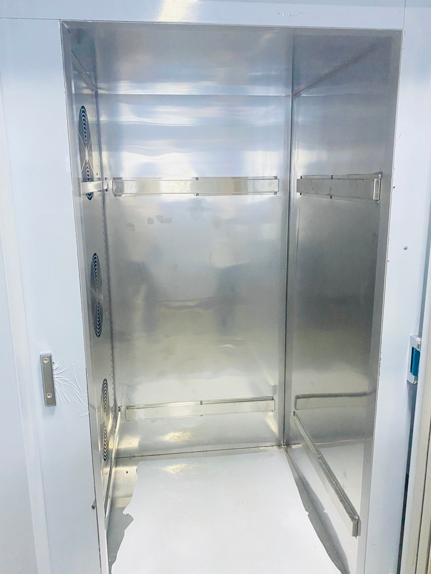 Abatidor de Temperatura Industrial Roll-In 540 Litros para Hostelería | Táctil EVCO BCF15-RP