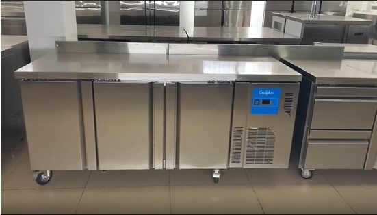 Mesa Fría Comercial GN 1/1 de 4 Puertas | Mostrador de Frío Positivo 2250mm TG23L4